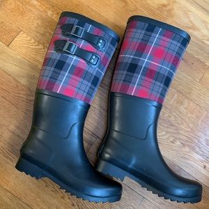 UGG Tall Patterned Rain Boots- Size 7, narrow